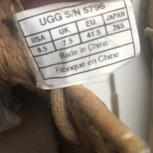 Ugg Australia ankle boots leather upper and rubber soles in khaki camel color - Picture 7 of 11